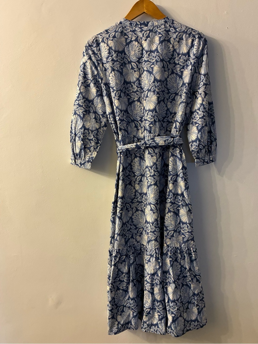J. McLaughlin Cerina Blue Floral Silk Blend Midi Dress Euro Summer Coastal M - Picture 10 of 12